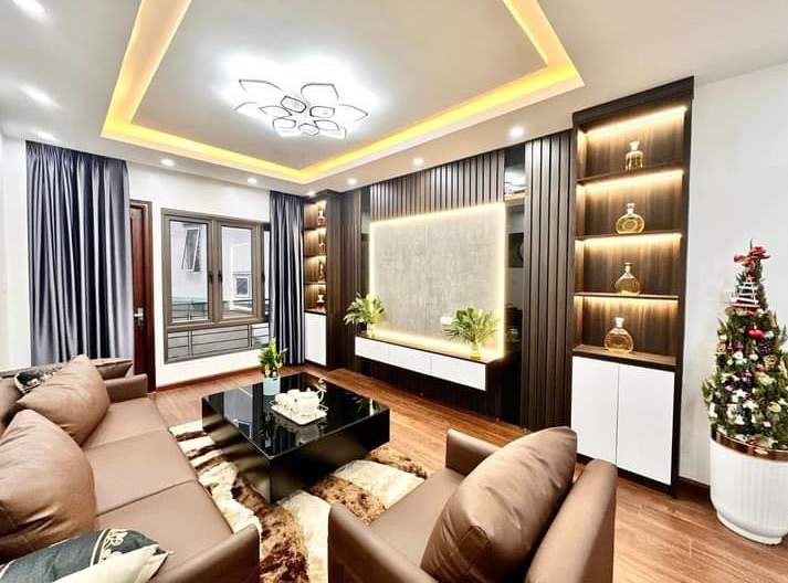 Cực hiếm. Mặt phố Nguyễn Khuyến sầm uất gần phố Lê Duẩn 33m2 chỉ 13.38 tỷ. LH 0989.62.6116