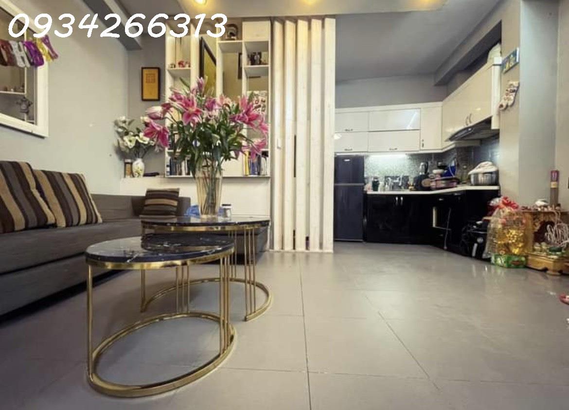 Bán nhà đẹp lô góc sân riêng 5tầng giá chào 5.5Tỷ Cầu Giấy