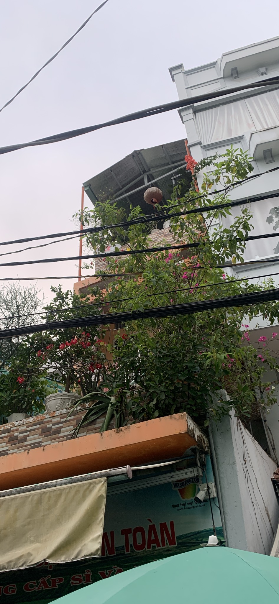 Chính chủ chuẩn bị định cư tại Úc nên cần bán gấp nhà ở trong chợ hẻm lớn Oto đi vào được