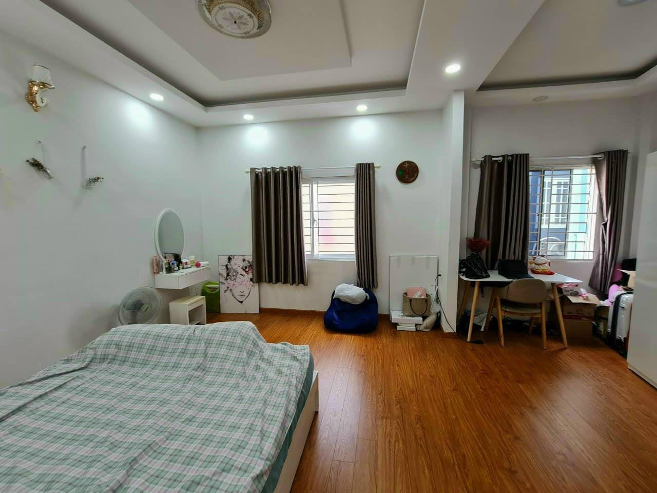 NHÀ 2 MẶT HẺM HUỲNH VĂN BÁNH-50M2-3PN-NHỈNH 6 TỶ.