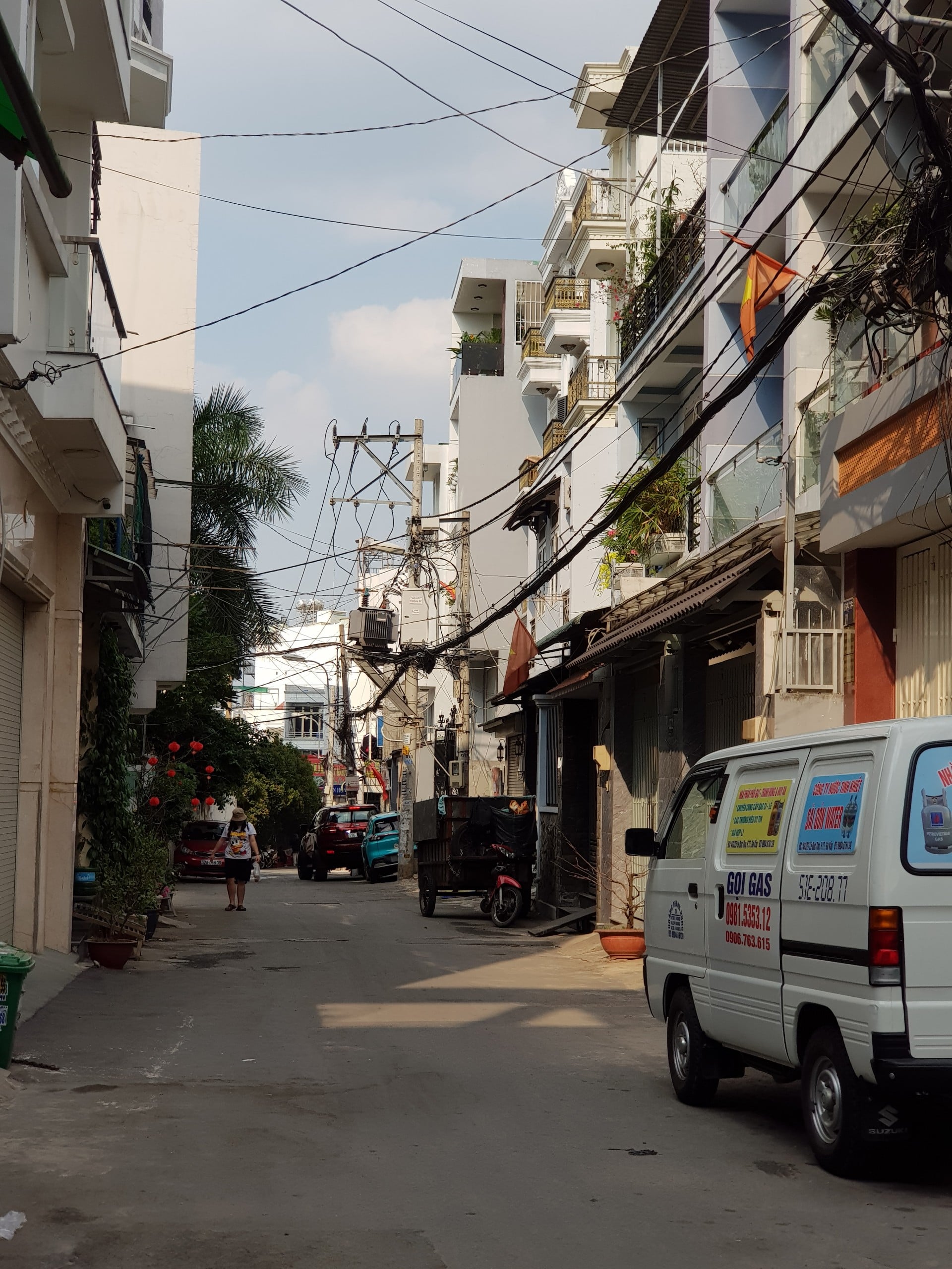 SIÊU RẺ, Bán Nhà Lê Đức Thọ, khu 5 tầng, 93m2, 5.5 tỷ TL 0964364745