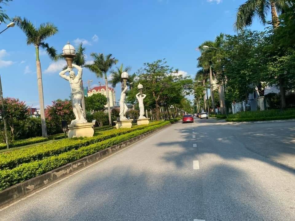 Bán Biệt Thự Ciputra Phố Nguyễn Hoàng Tôn Quận Tây Hồ. 180m Mặt Tiền 9m Nhỉnh 48 Tỷ. Cam Kết Ảnh Thật Mô Tả Chính Xác.