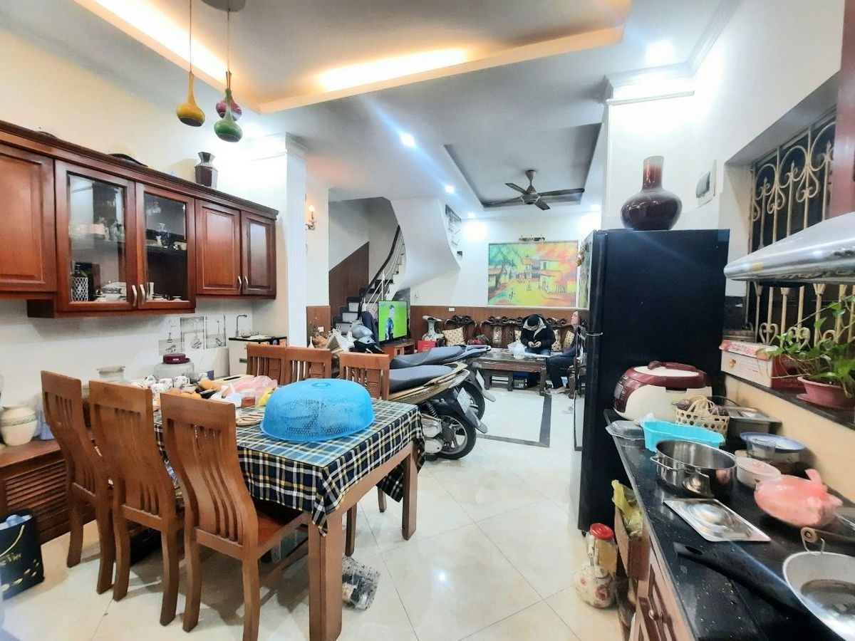 Bán nhà Phố Trần Khát Chân 55m 4 tầng, gần phố tự xây, 3 mặt thoáng Bán nhà Phố Trần Khát Chân 55m 4 tầng, gần