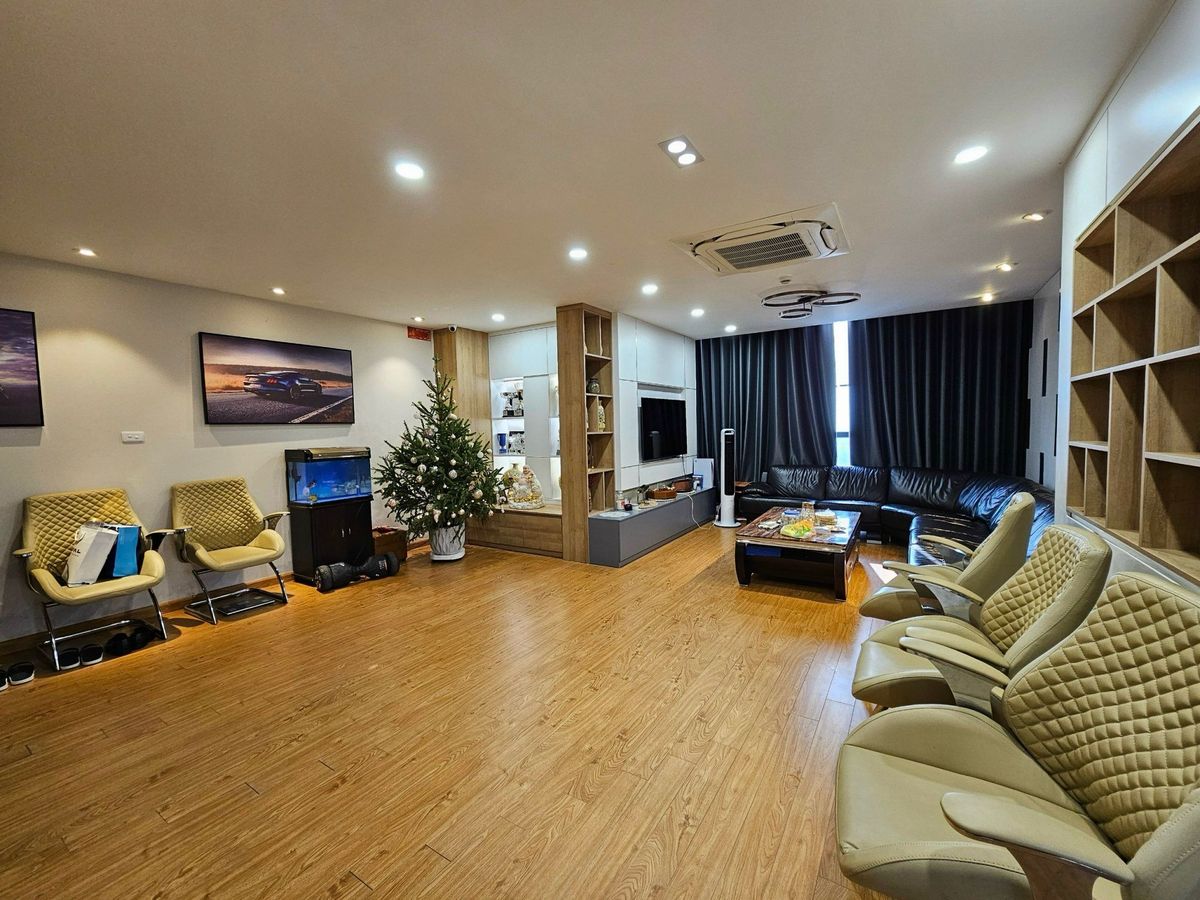 CHỈ 14 TỶ SỞ HỮU NHÀ 5 TẦNG, PHÂN LÔ, NỘI THẤT XỊN, GARA Ô TÔ,KINH DOANH VP QUẬN CẦU GIẤY