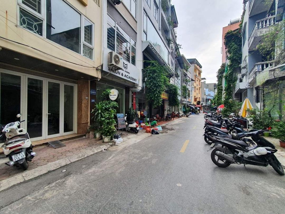 Bán nhà mặt phố Đồng Cổ, Tây Hồ. Nở hậu, 2 thoáng, thang máy, KD sầm uất. 59mx7T, 18 tỷ còn thương lượng.