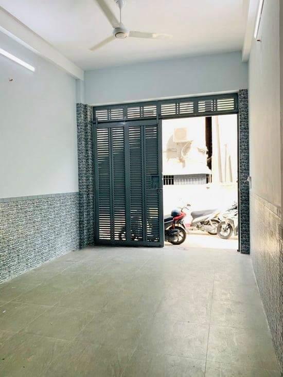 CHUYÊN MÔI GIỚI QUẬN 7, MÔI GIỚI QUẬN 8, MÔI GIỚI QUẬN 4, MÔI GIỚI NHÀ BÈ HẺM XE HƠI ĐỖ CỬA - TRUNG TÂM QUẬN 7 GIÁP