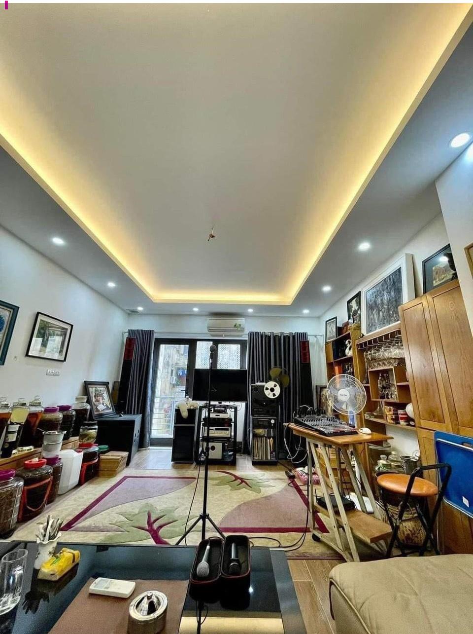 BÁN NHÀ HOÀNG NHƯ TIẾP, BỒ ĐỀ, LONG BIÊN 68M - 5 TẦNG - 10,6 TỶ.