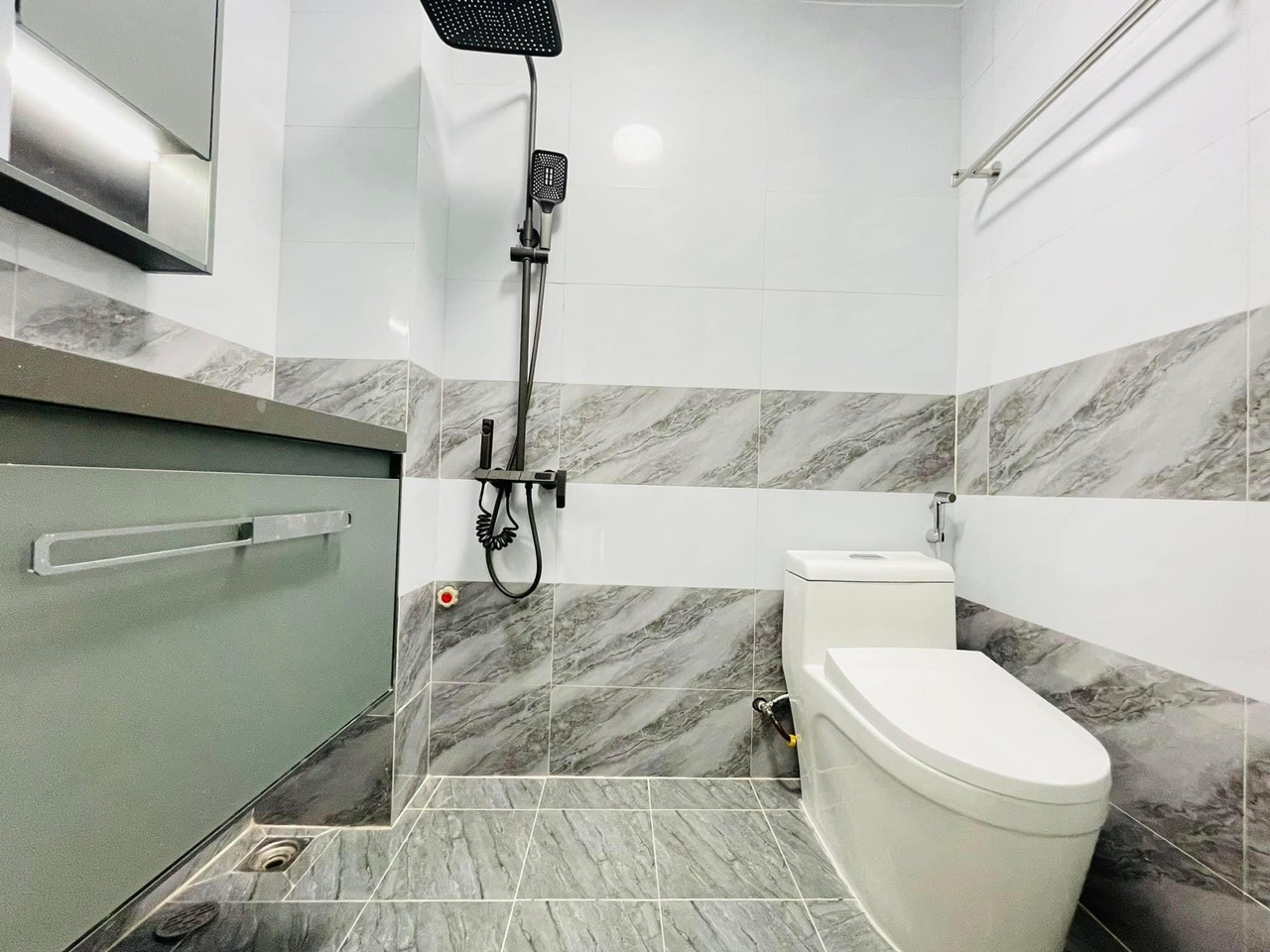 bán nhà 5 tầng phố cự lộc 33 mét giá 4.5ty ở luôn