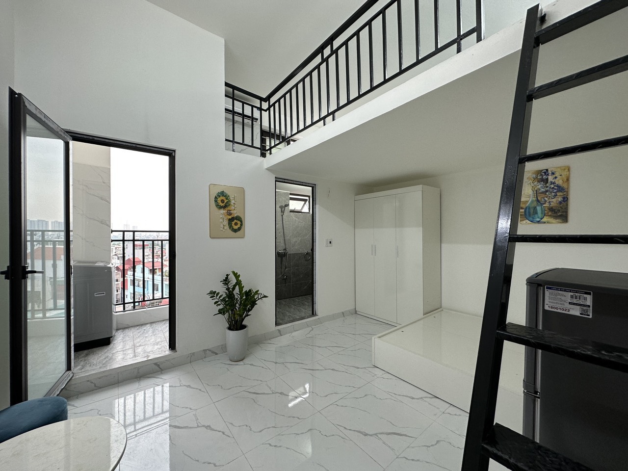 PHÒNG 2 NGỦ- GẦN ĐH HÀ NỘI, KIẾN TRÚC, BƯU CHÍNH- BAN CÔNG - GÁC XÉP - 4TR8