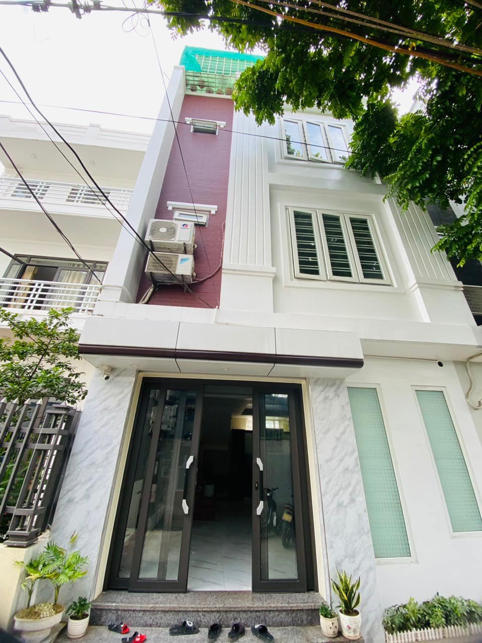 Bán nhà đẹp trong 193 Văn Cao, diện tích 43m 4 tầng GIÁ 2.19 tỉ ô.tô đỗ cửa