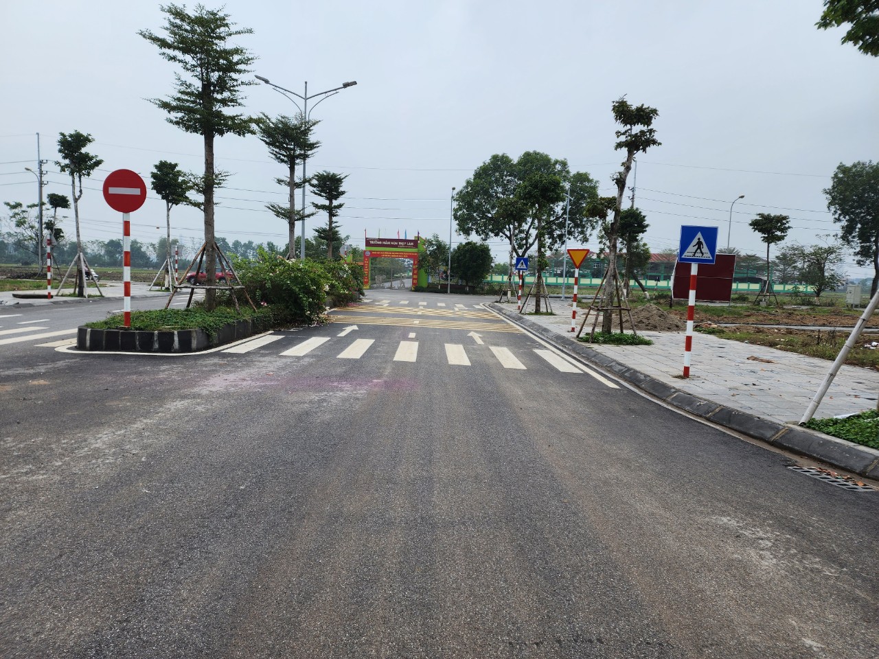 Đấu giá THUỴ LÂM ĐÔNG ANH ***. trục chính mặt đường kinh doanh đăc địa ***B án giá. Trúng thầu chỉ từ 3x.