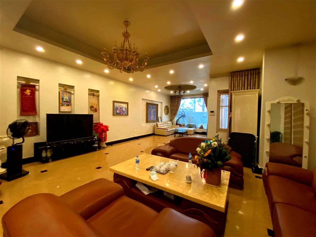 Bán Biệt Thử Vip Trung Tâm Quận Cầu Giấy. 200m Mặt Tiền 8m. Cam Kết Ảnh Thật Mô Tả Chính Xác. Chủ Cần Bán Nhanh Chia