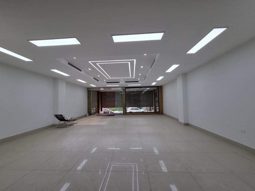 Bán Nhà Mặt Phố Lạc Long Quân Quận Tây Hồ. 260m Xây 6 Tầng Mặt Tiền 8,7m Nhỉnh 75 Tỷ. Cam Kết Ảnh Thật Mô Tả Chính Xác.