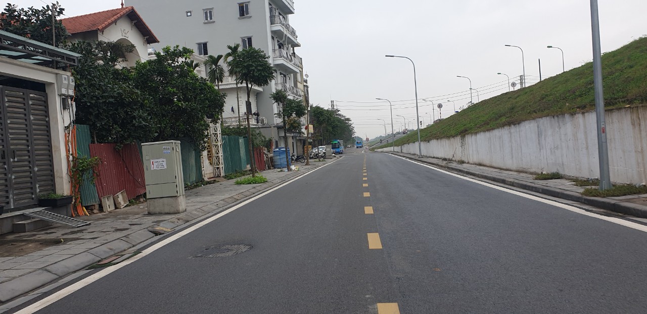 Giảm 1.5tỷ! Bán GẤP trước TẾT Đất Giang Biên, vỉa hè ô tô tránh, Chỉ 87tr/m, 95m giá 8.3ty