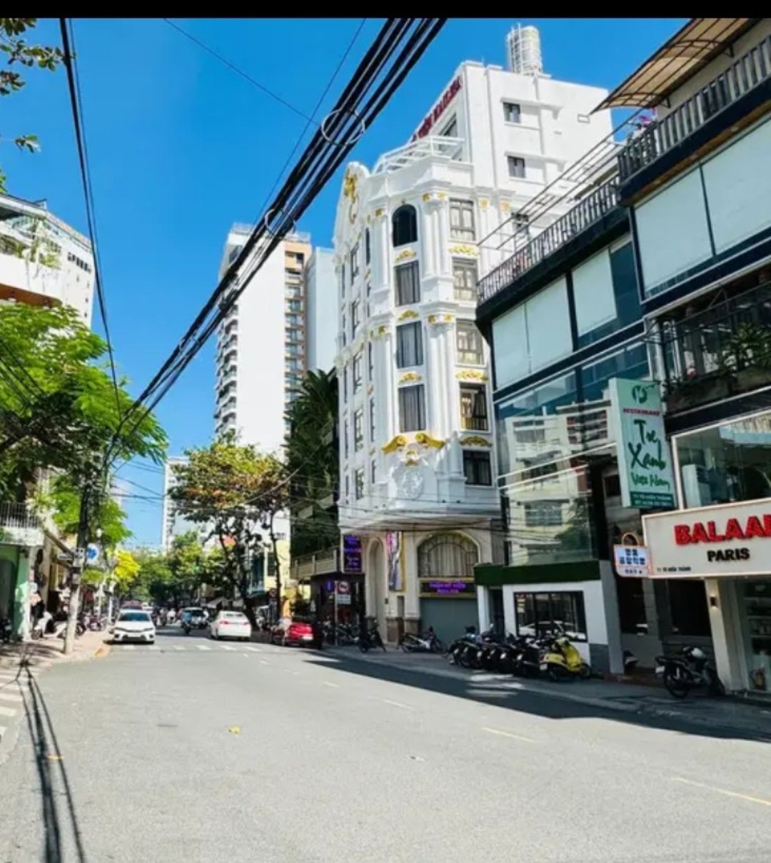 Bán gấp nhà mặt tiền khu phố Hàn TP. Nha Trang, 236m2. Giá chỉ 220tr/m2
