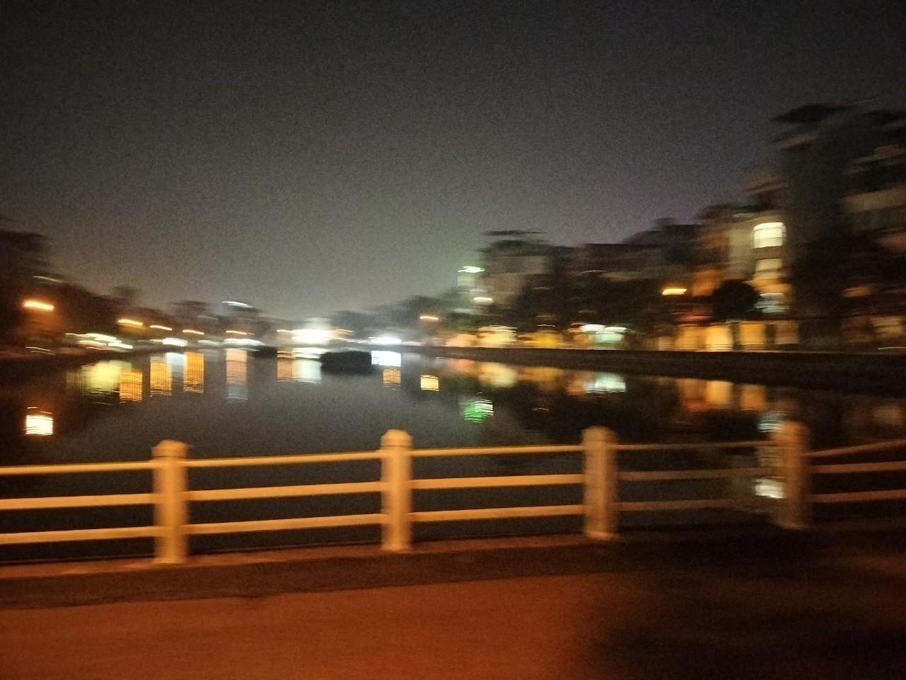 BÁN NHÀ BỒ ĐỀ, LONG BIÊN 70M - 4,1M - 14 TỶ VIEW HỒ.