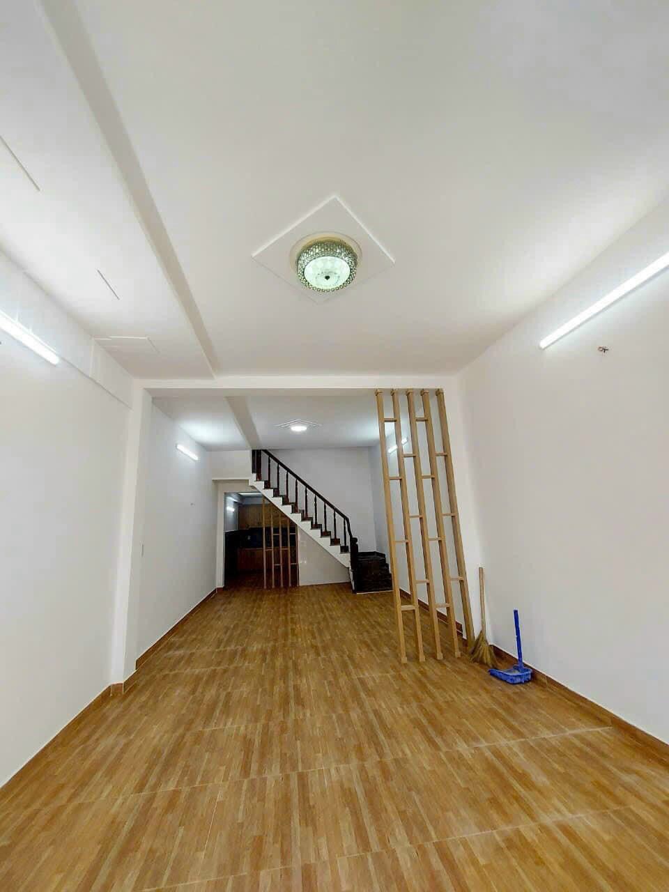 Nhà mới tinh rộng đẹp 4pn ngay Thạnh Lộc 15 Gần chợ, Gần Gò Vấp