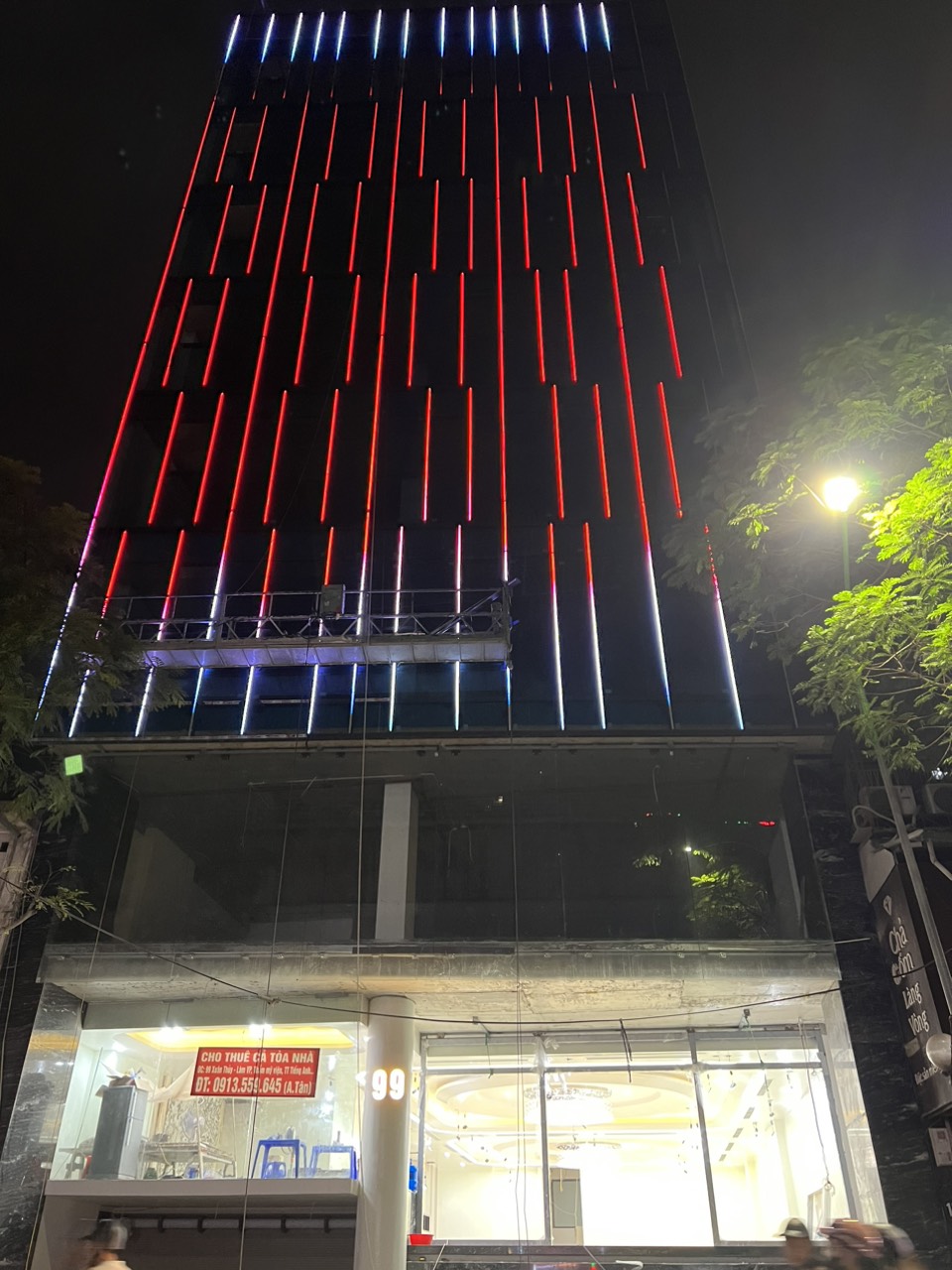 Cực phẩm! Cho thuê toà nhà mặt phố số 99 Xuân Thủy Cầu Giấy KD mọi mô hình /văn phòng/showroom… Giá TL