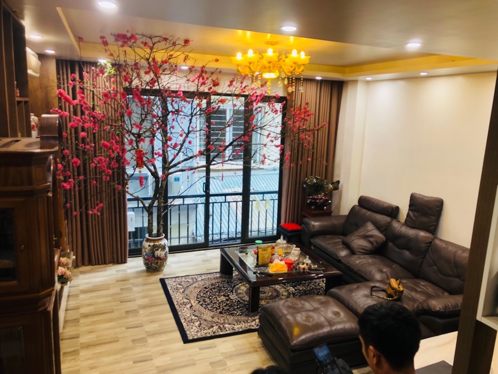 BÁN NHÀ LẠC LONG QUÂN – ĐẸP LONG LANH – OTO 7 CHỖ VÀO NHÀ – 40M2X6T – 9,5 TỶ