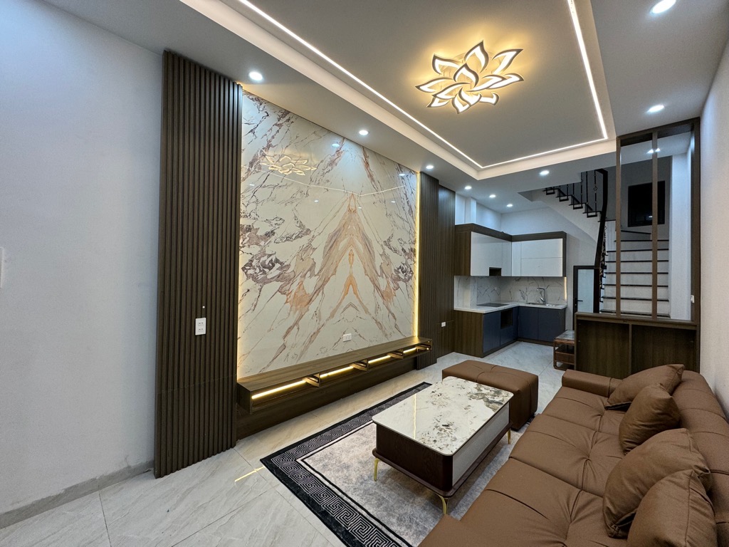 BÁN NHÀ TÂY SƠN, LONG LANH, 10m RA PHỐ - 33m2x5T - 5.6 TỶ.