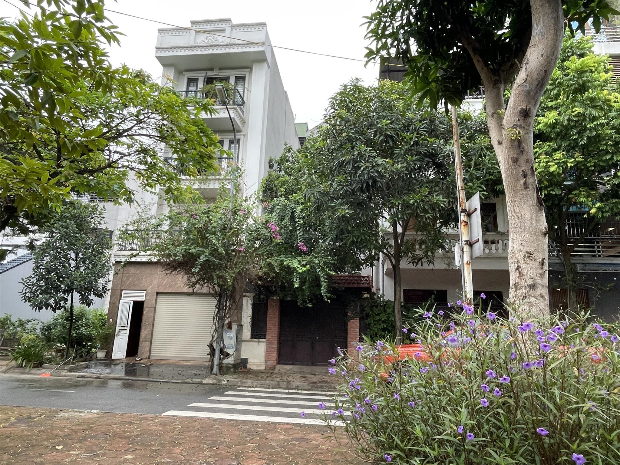 Bán nhà đấu giá Thạch Bàn,ô tô tránh,vỉa hè,viewCV, 90m, 5 tầng,MT5m,13 tỷ