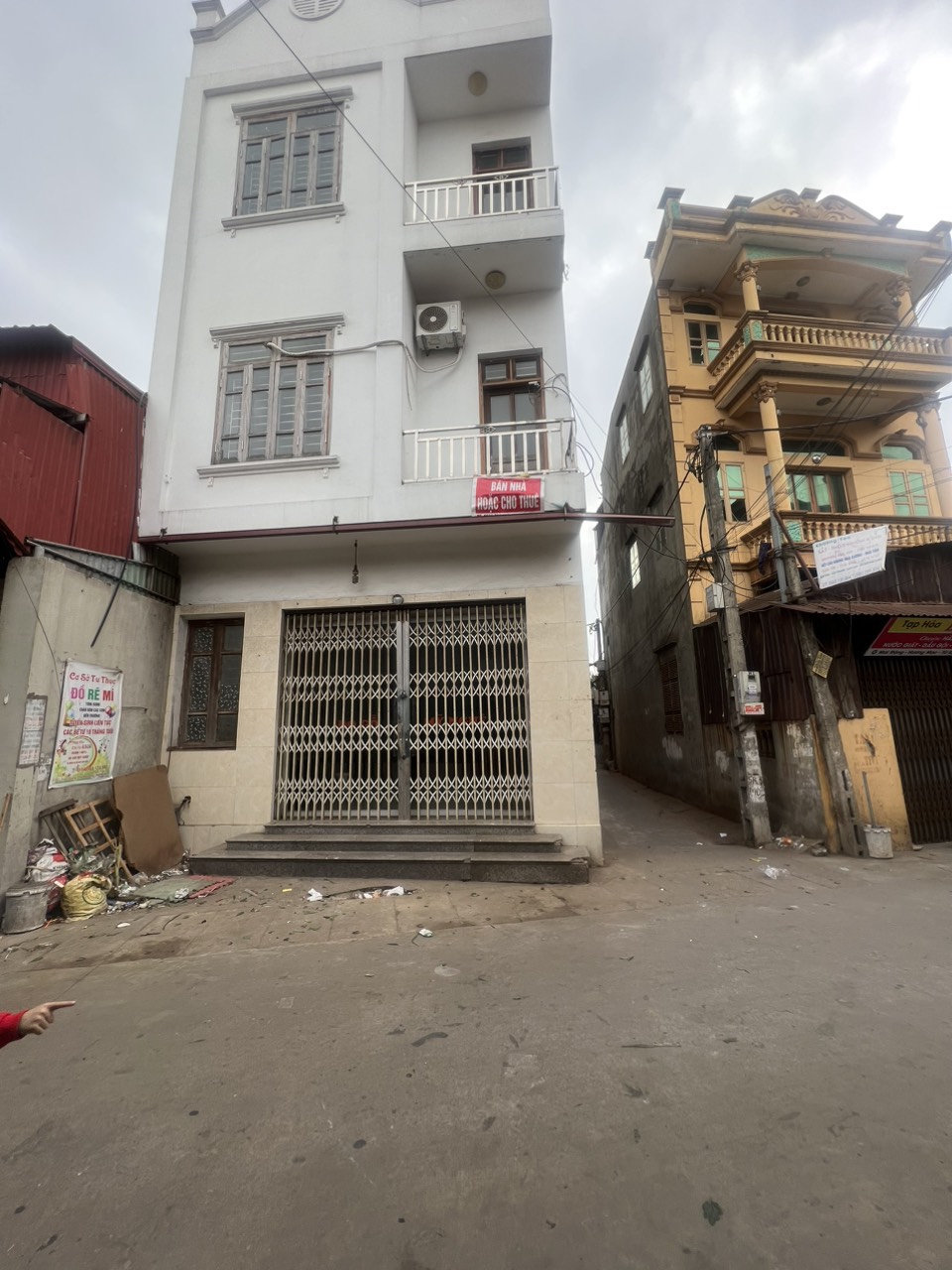 CỰC SỐC CẦN B. ÁN GẤP B. ÁN SỚM TRONG 20 ngày tới cần gấp NHÀ 4 TẦNG CHỈ NHỈNH 1 TỶ Đường trước nhà ô tô đỗ