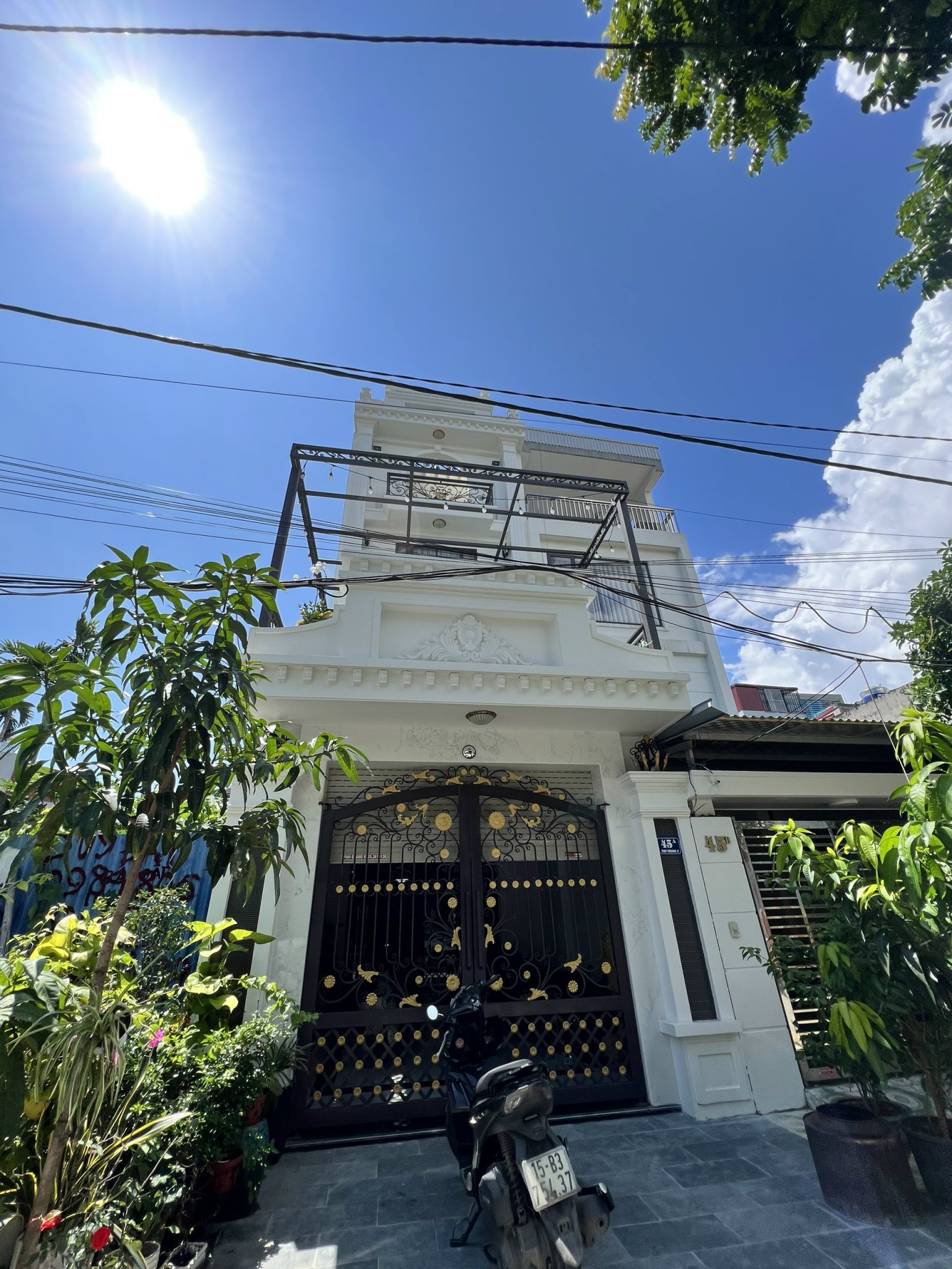 Bán nhà phân lô Thư Trung - 193 Văn Cao, diện tích 90m 4 tầng GIÁ 6.89 tỉ cực đẹp