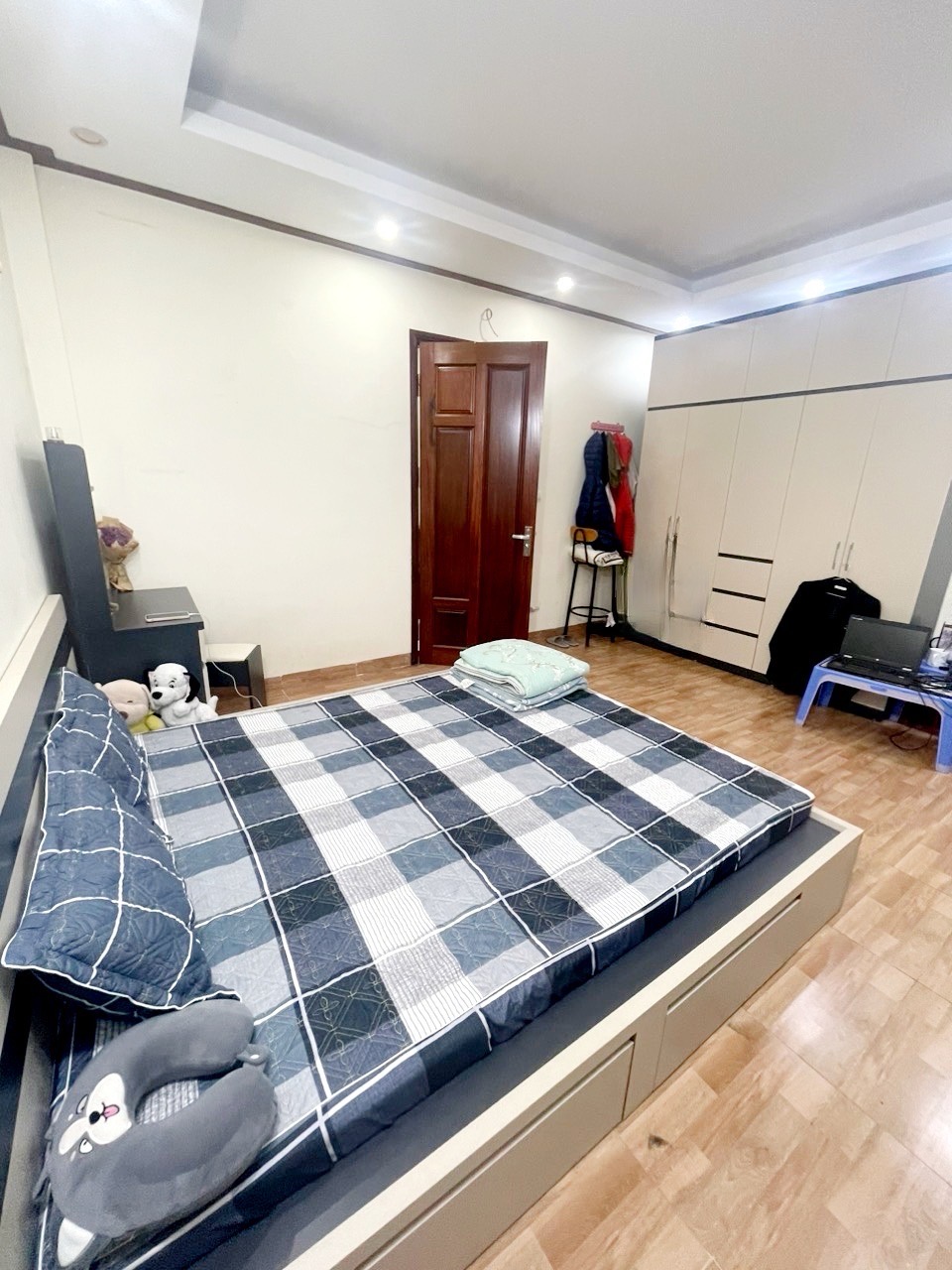 BÁN GẤP KIM NGƯU, SÁT PHỐ, GẦN Ô TÔ 46m x 4T, NHỈNH 4 TỶ 0901753139