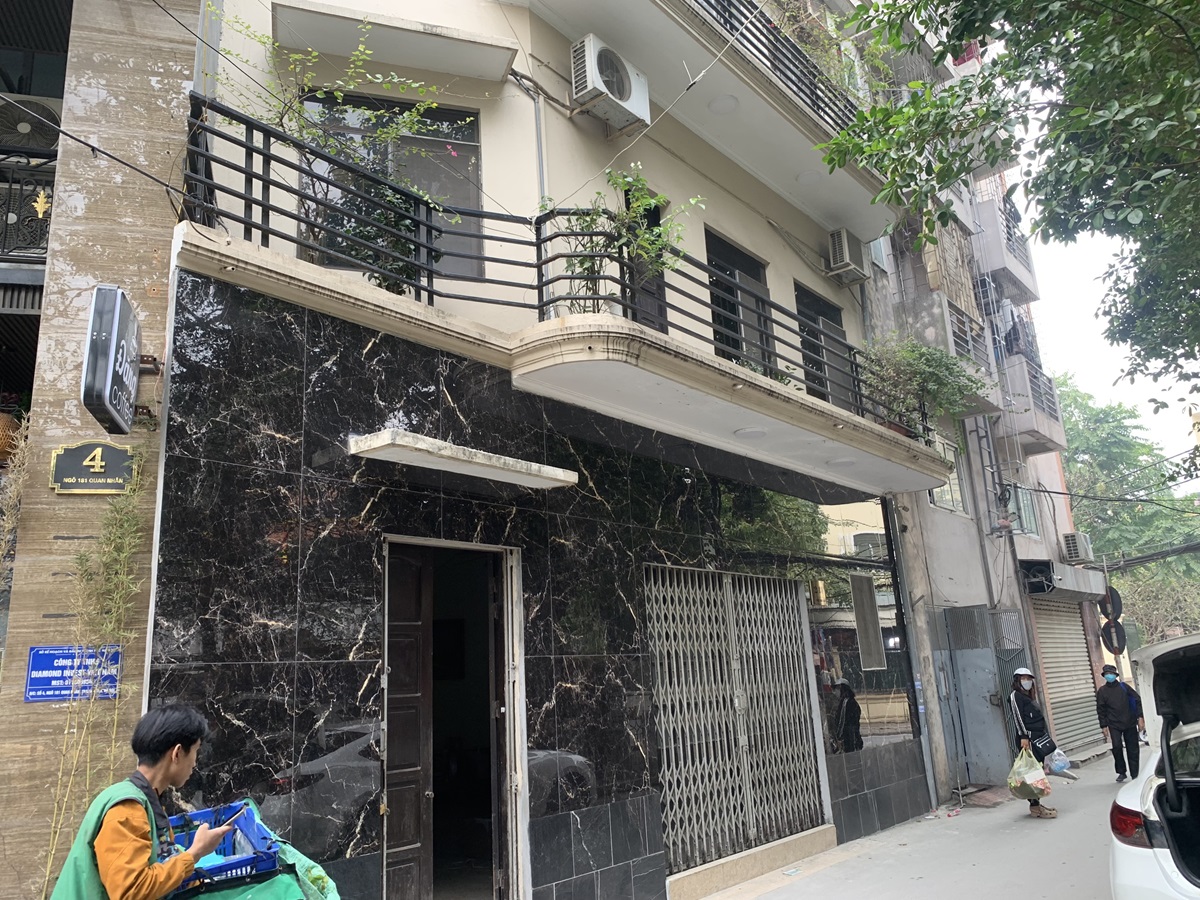 Chính chủ cho thuê cả nhà mặt đường để kinh doanh và để ở tại số 2/181 phố Quan nhân. P nhân chính. Q Thanh xuân hà