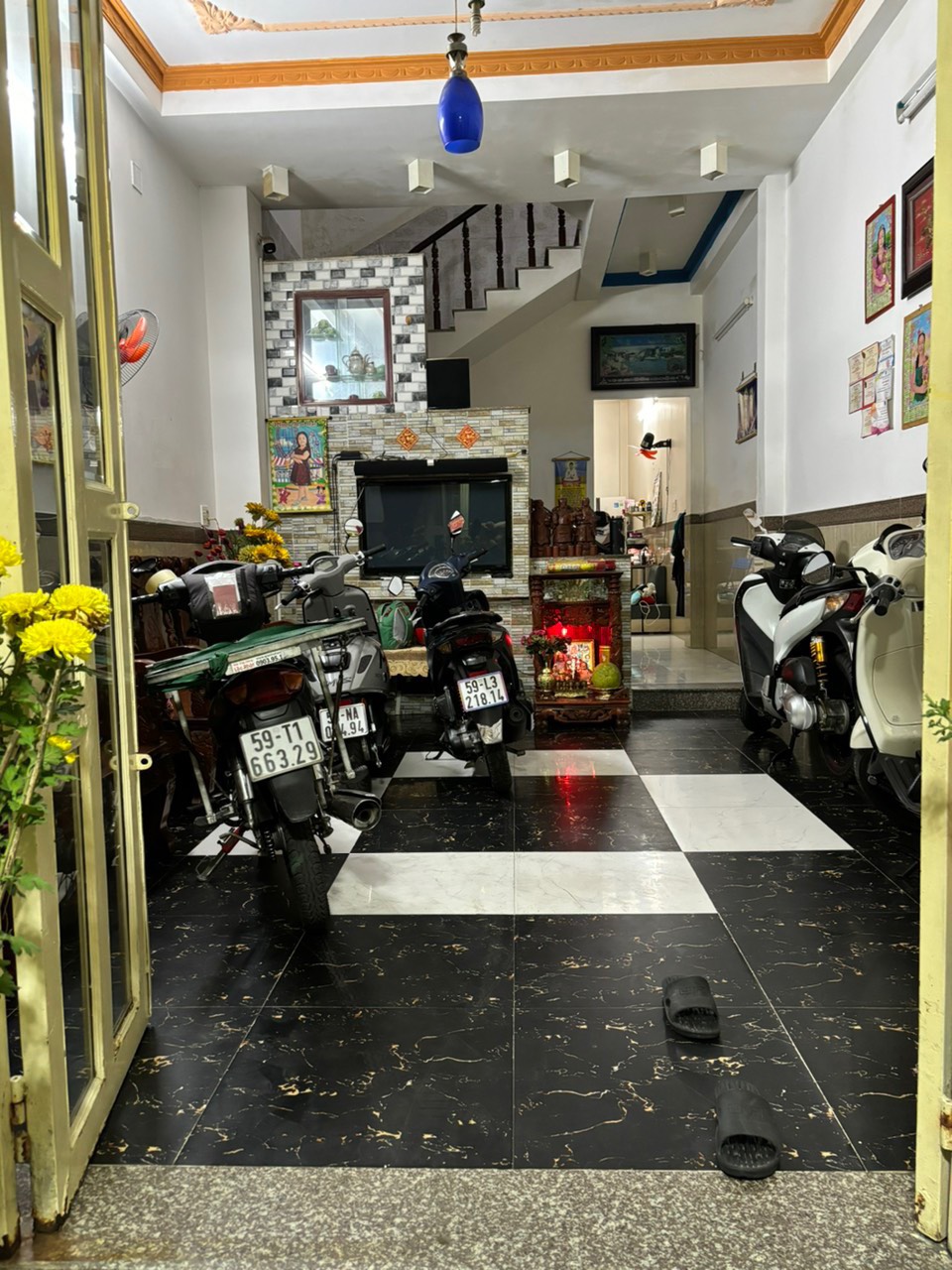 Bán Nhà 3 Tầng, Bình Trị Đông, Bình Tân ( DT 4m X 18M ) Hẻm 8m, Chỉ 5.5 Tỷ