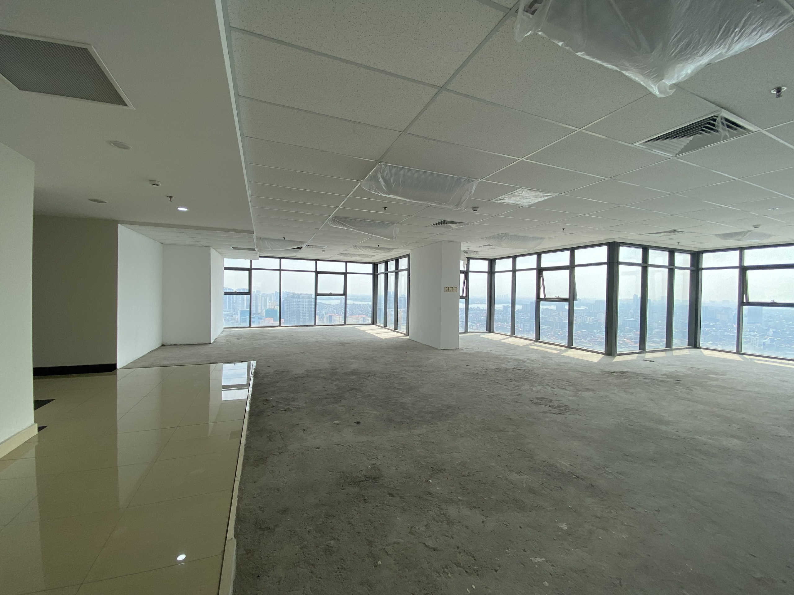 Gấp! Cho thuê nhanh văn phòng 600m2 tòa Discovery Complex, quận Cầu Giấy, giá rẻ nhất thị trường