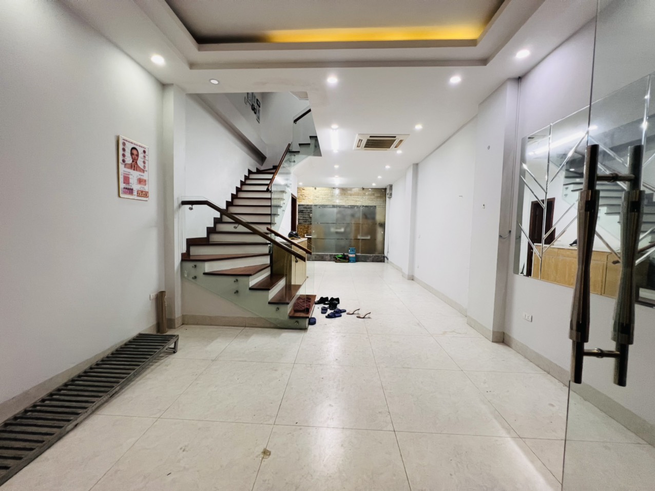 Chính chủ cho thuê nhà tại Nhà số 8A , ngõ 95 , đường Chiến Thắng , phường Văn Quán , quận Hà Đông , Hà Nội.