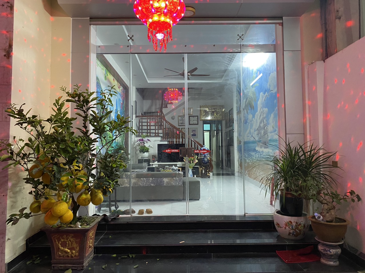 Chính chủ Cho thuê nhà 2 tầng mặt phố Khúc Thừa Dụ - TP Hải Dương