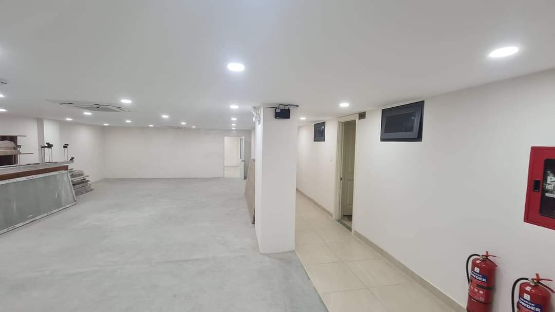 Cho thuê nhà 5 tầng 1 lững ngay trung tâm Nha Trang, DTSD gần 2000m2