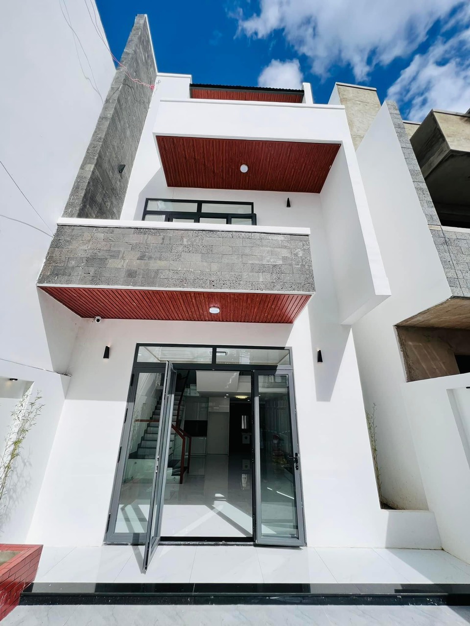 Bán nhà mặt tiền Đào Tấn khu trung cao