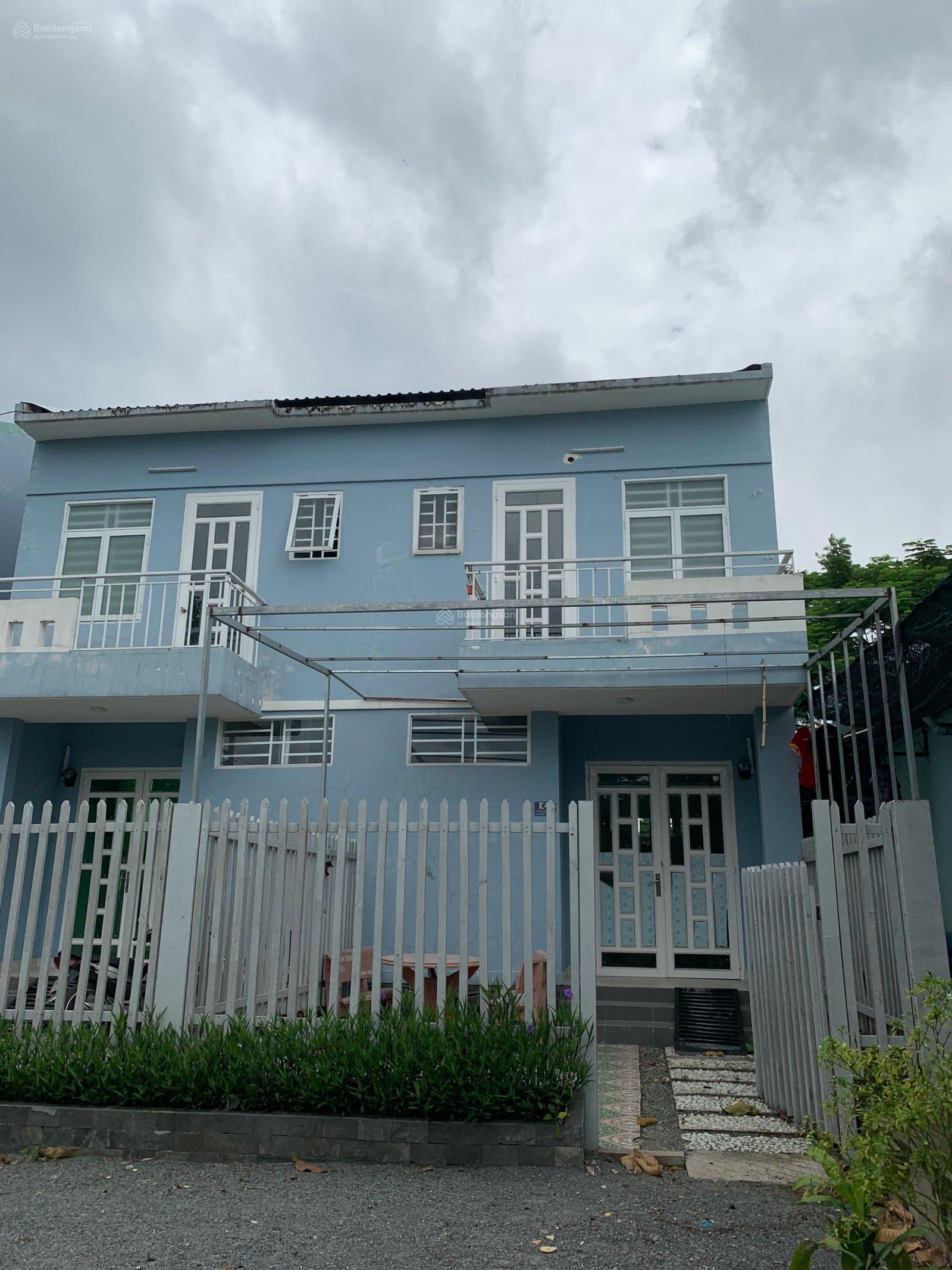 Cho thuê nhà tiện nghi gần trường đại học thành phố Thủ Dầu Một diện tích: 2 tầng 72m2 giá 5tr/tháng