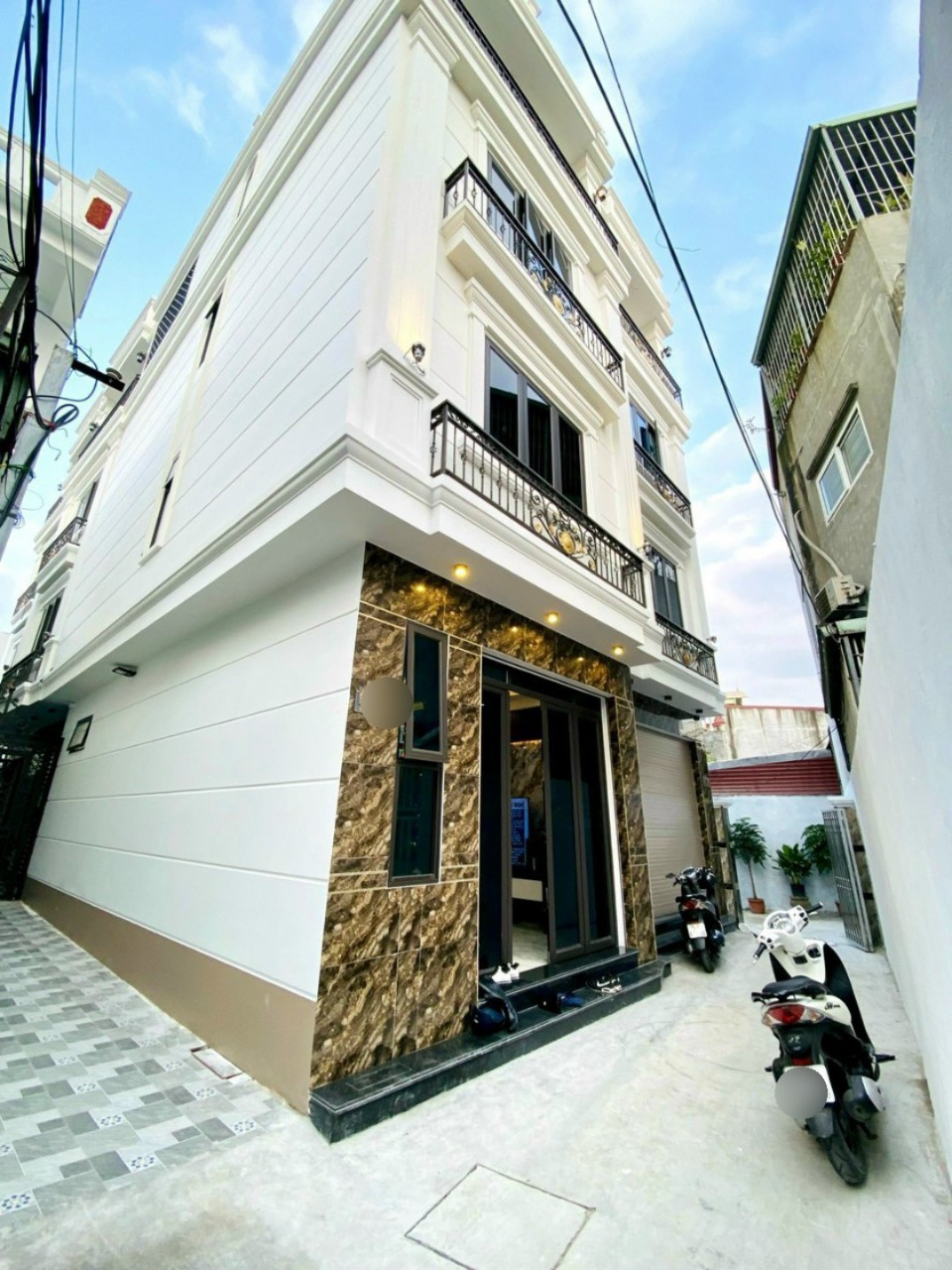 Nhà đẹp lô góc phố Miếu Hai Xã, diện tích 47m 4 tầng GIÁ 3.23 tỉ mới tinh