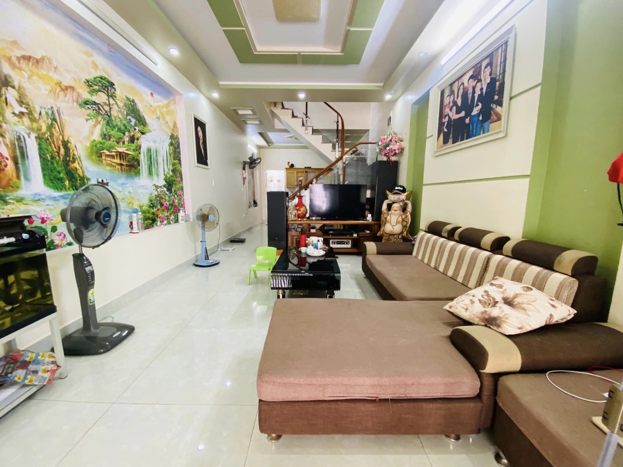 Bán nhà Thiên Lôi, diện tích 60m 3 tầng GIÁ 2.8 tỉ độc lập, sân cổng, gần AEON