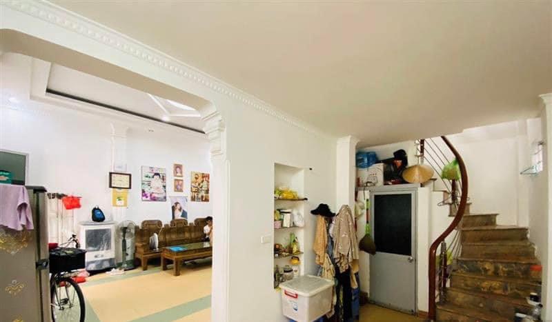 Bán nhà lô góc mặt đường Hoàng Quý, Lê Chân, Hải Phòng. Mặt tiền 7,6m. Giá: 5,9 tỷ