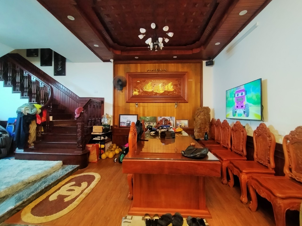 Bán Nhà 63m 4T nhỉnh 8ty N V Cừ, Long Biên , oto ,KD