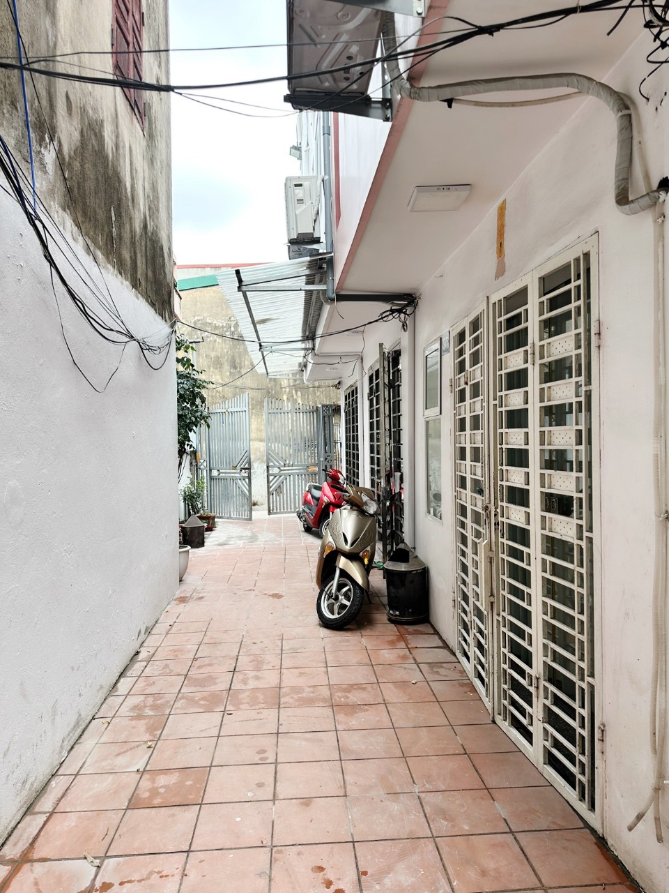 Bán nhà đường Hồ Sen - Lê Chân diện tích 52m 3 tầng GIÁ 1.85 tỉ