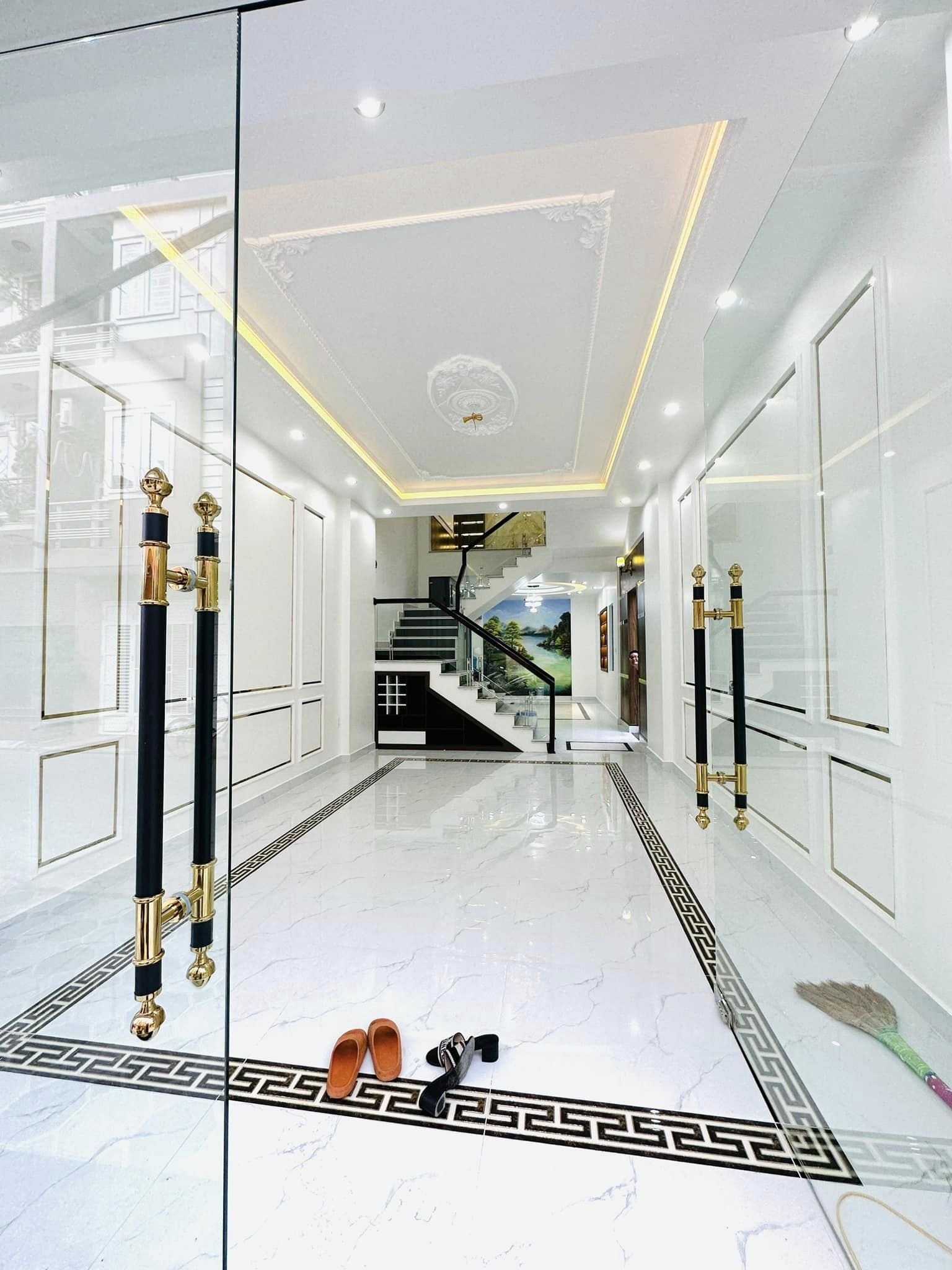 Bán nhà xây mới tinh, diện tích 50m 4 tầng GIÁ 3.5 tỉ gần ngay Trường Tiểu học Đằng Lâm