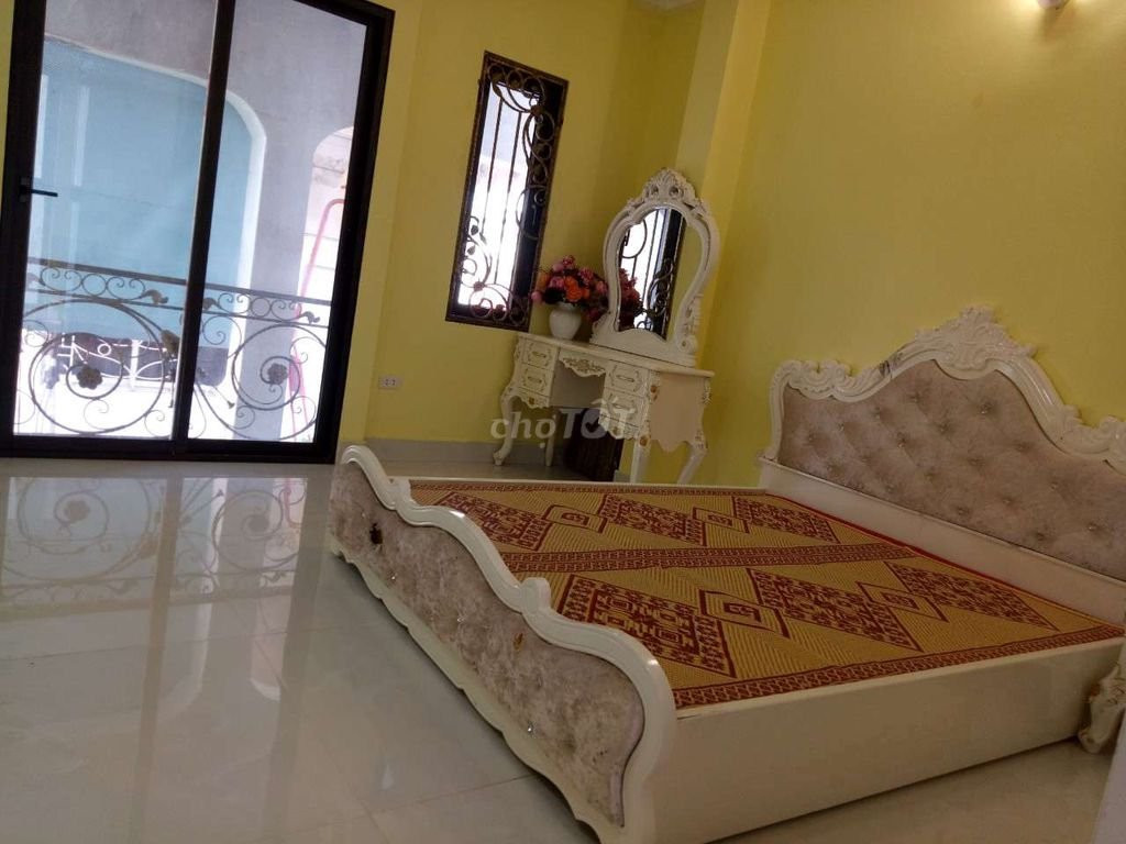 Chính chủ cho thuê căn hộ ccmn tại Đê La Thành, Phường Thổ Quan, Quận Đống Đa, Hà Nội