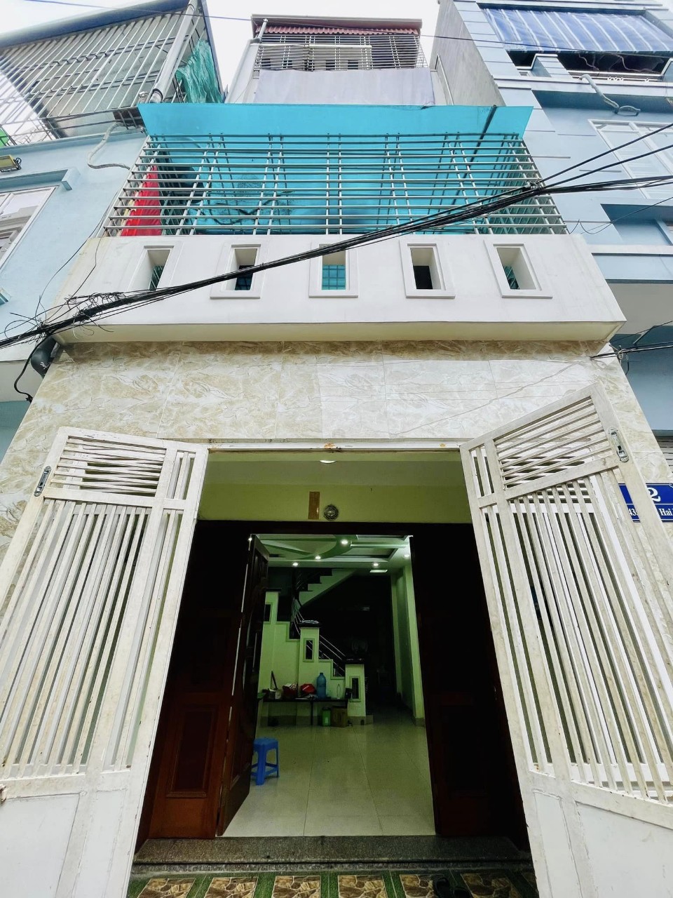 Bán nhà Miếu Hai Xã, diện tích 39m 3 tầng GIÁ 1.87 tỉ gần Chợ Hàng Mới