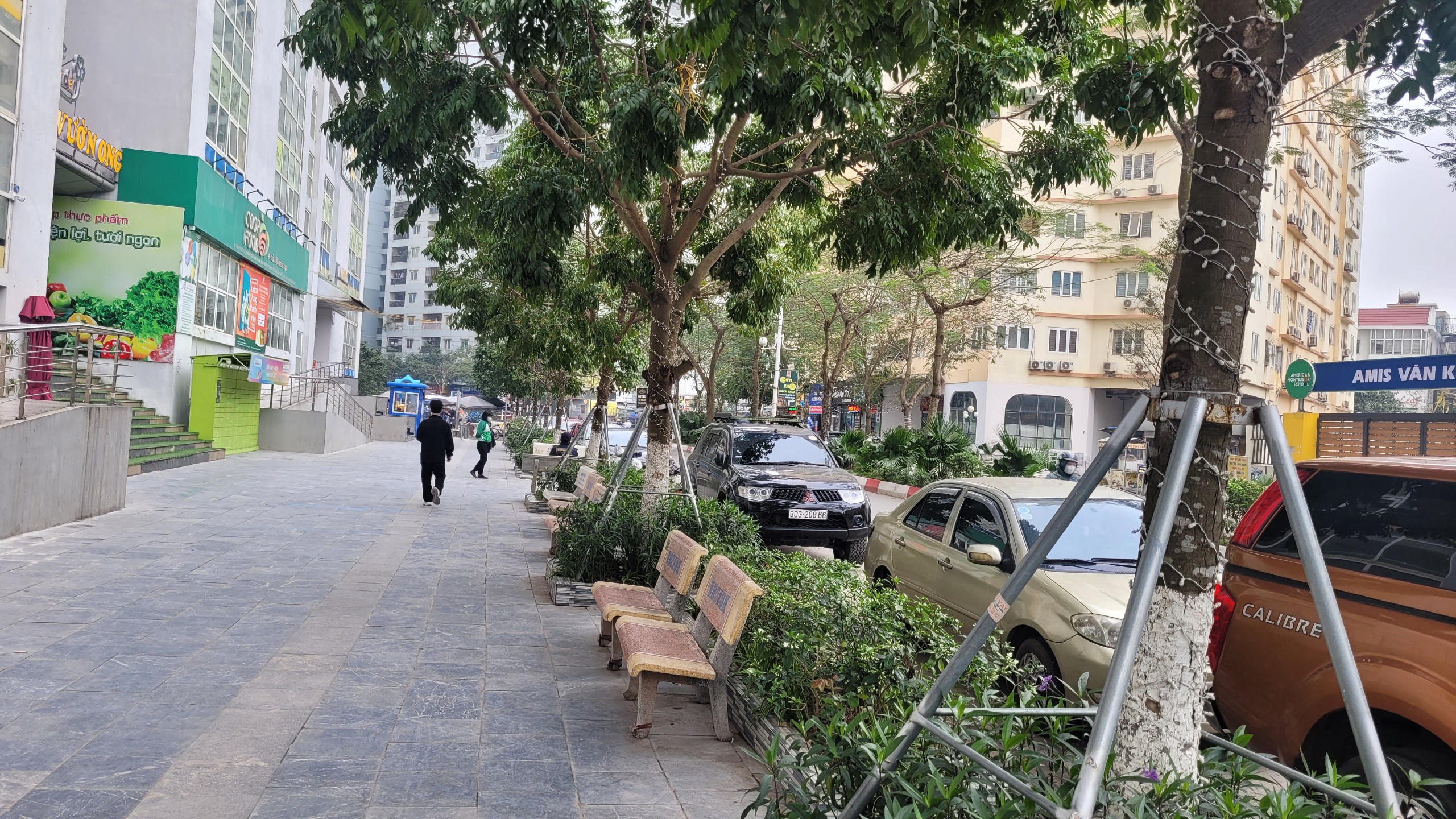 Cc cần bán CHCC Toà CT5C , Văn Khê, HĐ, , Tẩng 16/ 23, DT 151m2 4N, , 2 Ban công , giá 4,3 tỷ . LH: 0989129838