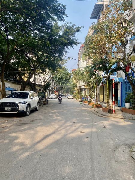 Phân lô bàn cờ ô tô tránh, vỉa hè phố Phạm Tuấn Tài 0981858892