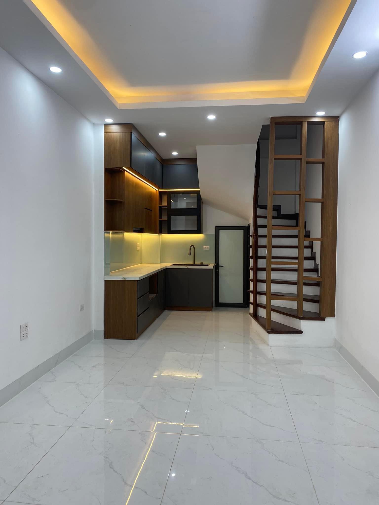 Nhà đẹp 2 thoáng ở luôn, gần phố Đội Cấn, Ba Đình 0569766799