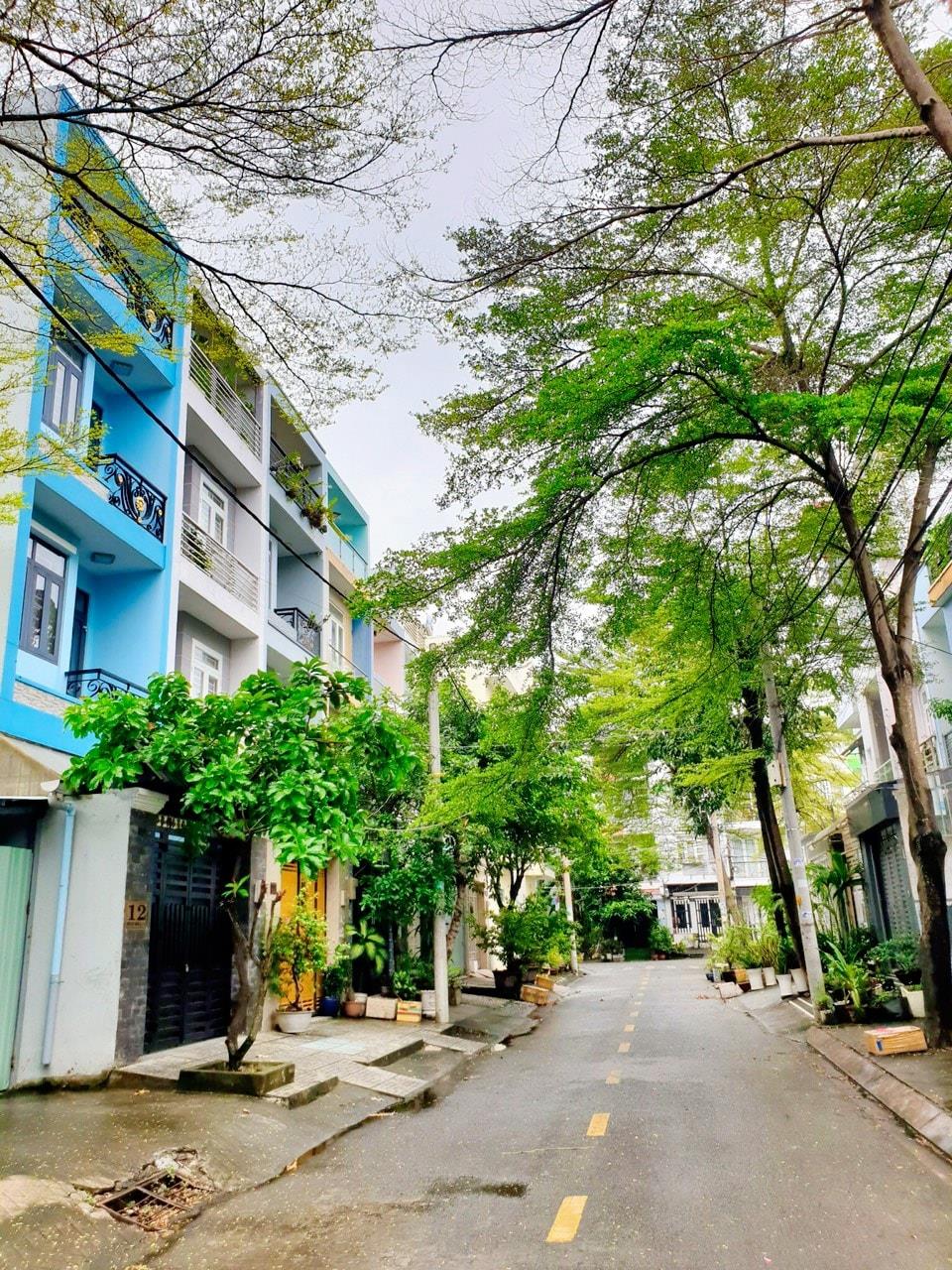 Bán Nhà Phạm Thế Hiển,P7,Q8. DT 80m2x3 tầng(4x20). Giá 6.25 tỷ