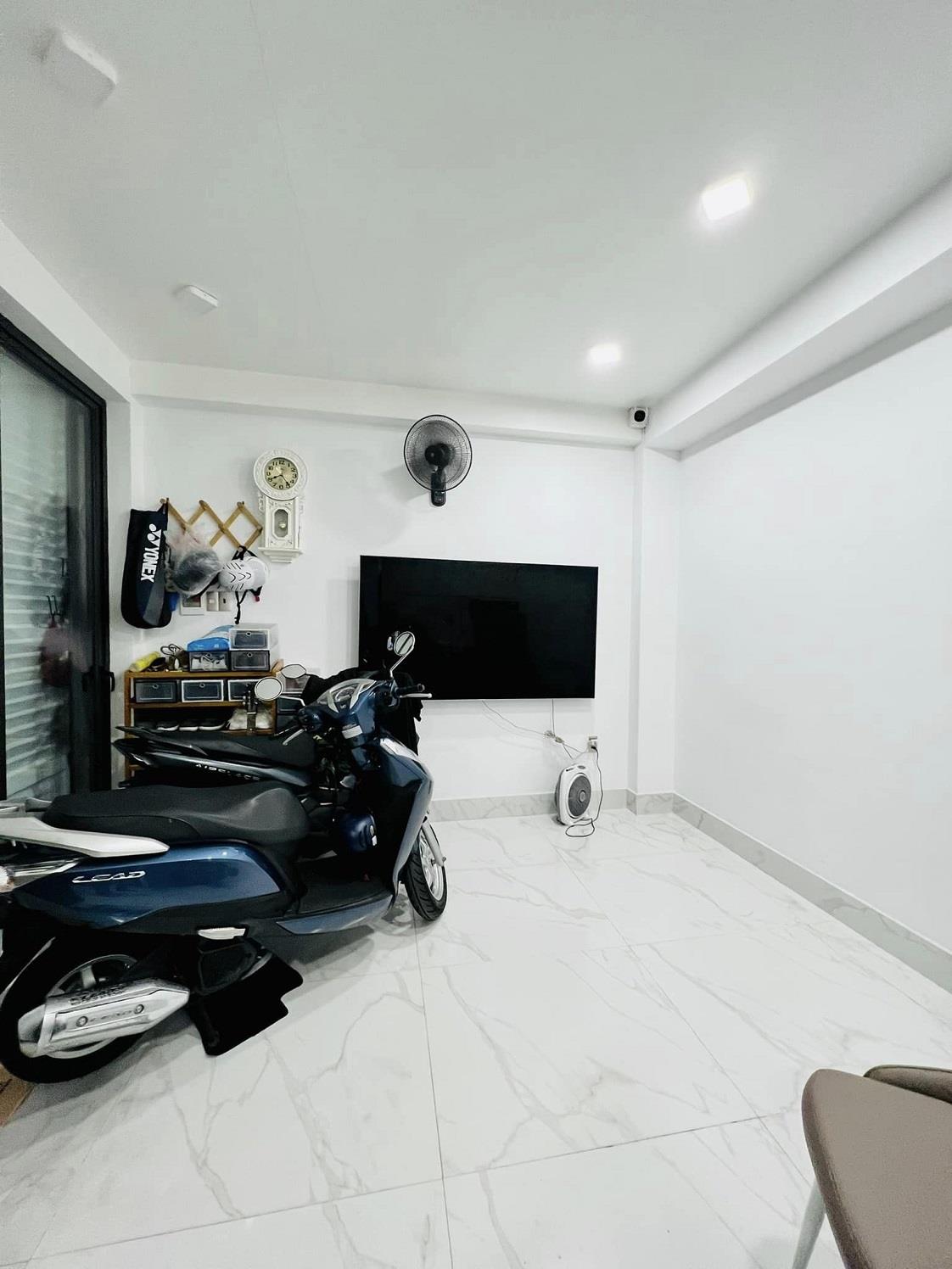 Bán Nhà KINH DƯƠNG VƯƠNG,Phường 12, Quận 6. DT 23m2x 5 tầng (6x4). Giá 3,9 tỷ TL