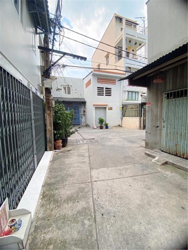 NHỈNH 50tr/m2 HXH NGAY TT QUẬN 6, Lò Gốm, Phường 8. DT 86.6m2 nhà C4 (4.6x21). Giá nhỉnh 4 tỷ còn giảm